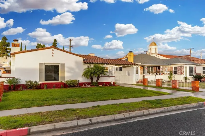 8811 S 8th Avenue, Inglewood, California 90305