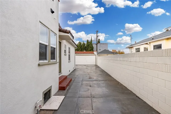8811 S 8th Avenue, Inglewood, California 90305