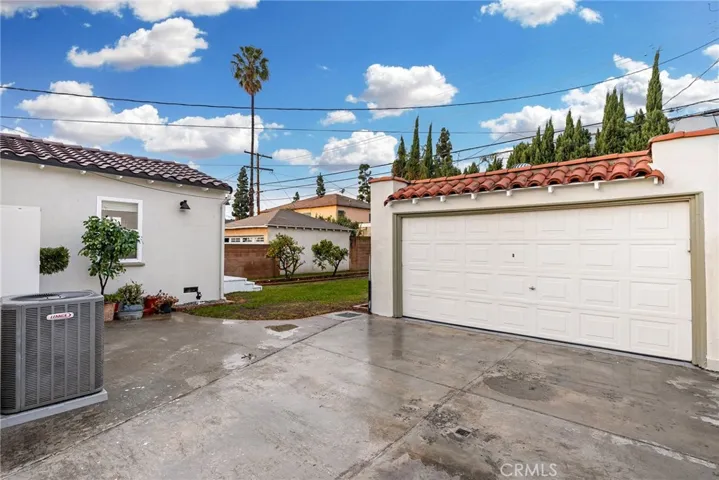 8811 S 8th Avenue, Inglewood, California 90305