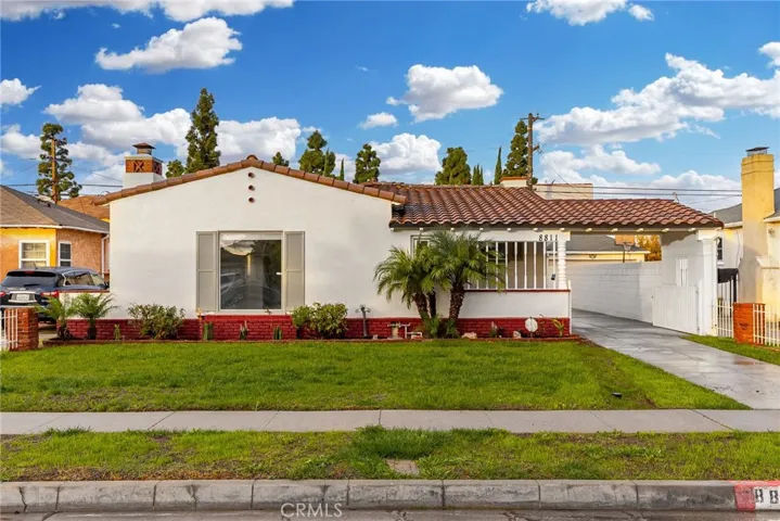 8811 S 8th Avenue, Inglewood, California 90305