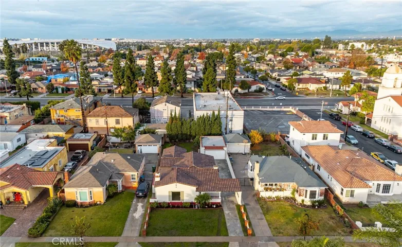 8811 S 8th Avenue, Inglewood, California 90305