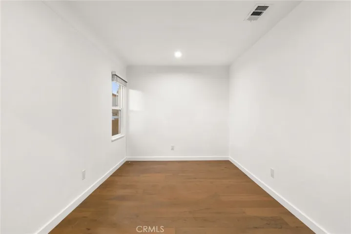 8811 S 8th Avenue, Inglewood, California 90305