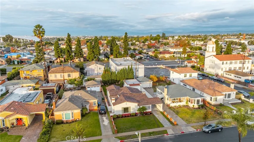 8811 S 8th Avenue, Inglewood, California 90305