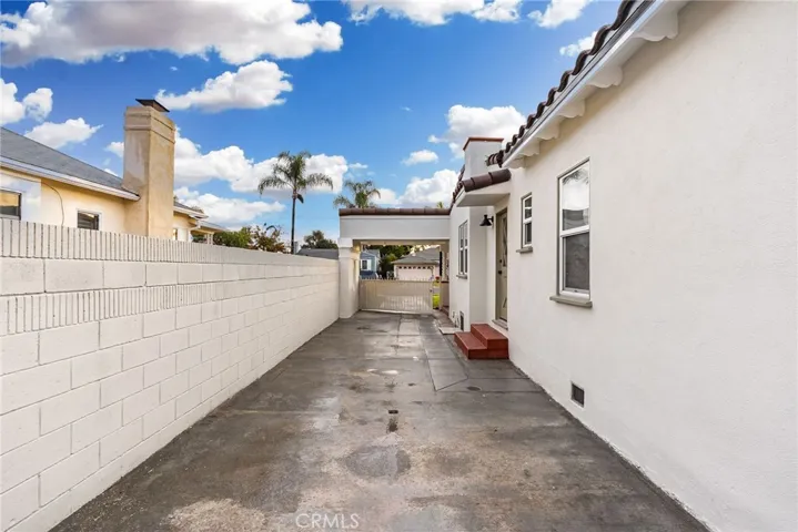 8811 S 8th Avenue, Inglewood, California 90305
