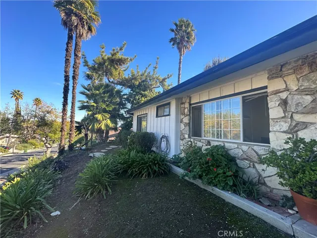 23732 Ladrillo Street, Woodland Hills, California 91367