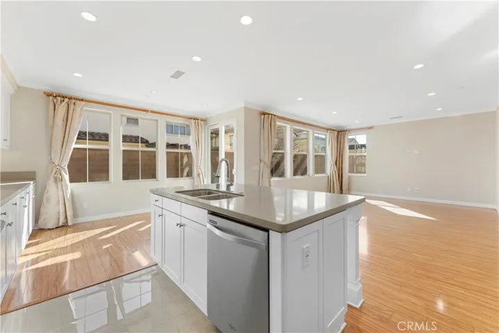 90 Devonshire, Irvine, California 92620