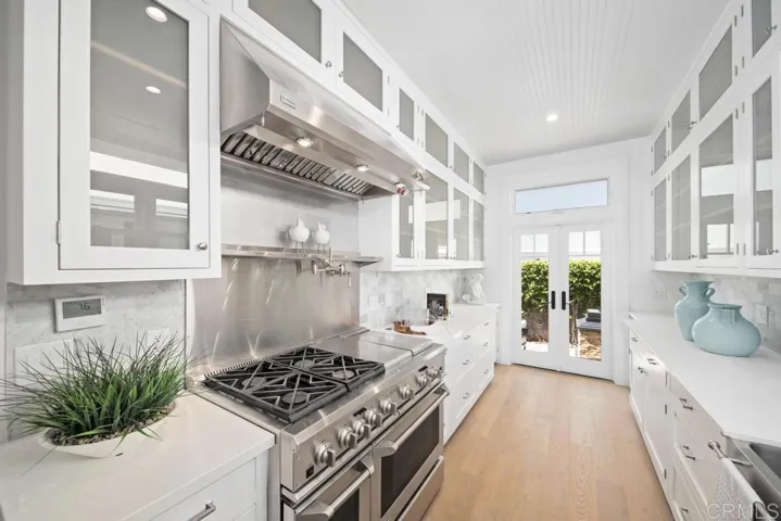756 E Avenue, Coronado, California 92118