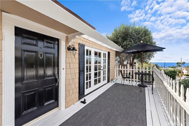 283 Fairview Street, Laguna Beach, California 92651