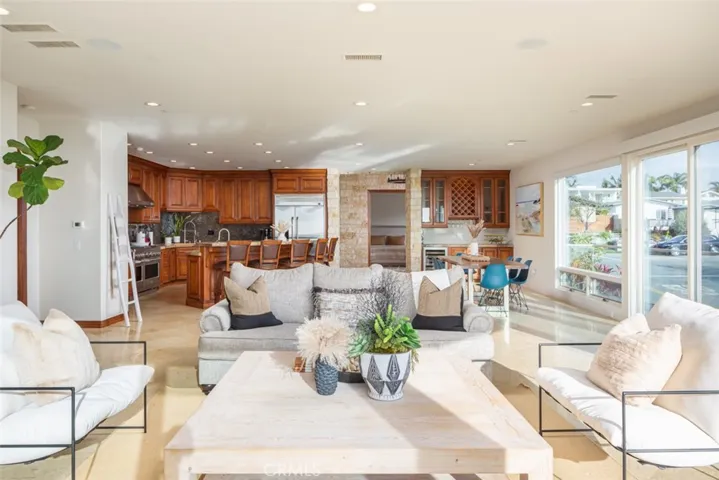 500 Avenida La Costa, San Clemente, California 92672