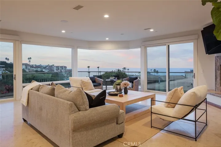 500 Avenida La Costa, San Clemente, California 92672