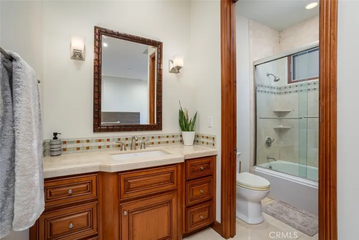 500 Avenida La Costa, San Clemente, California 92672