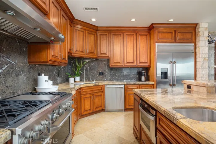 500 Avenida La Costa, San Clemente, California 92672