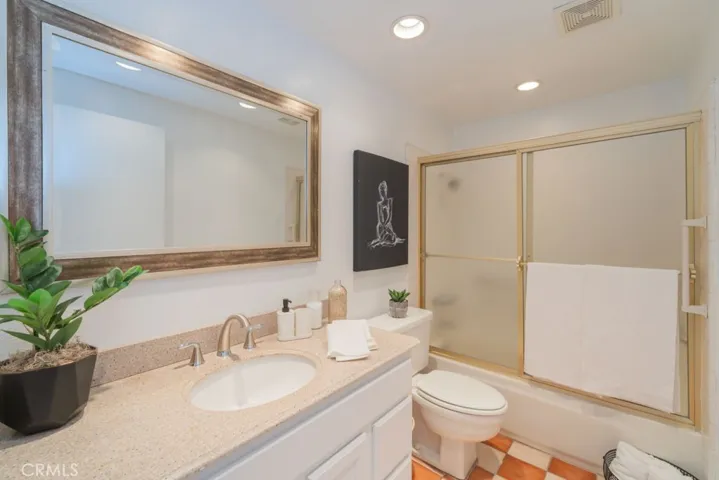 5066 E Atherton Street, Long Beach, California 90815