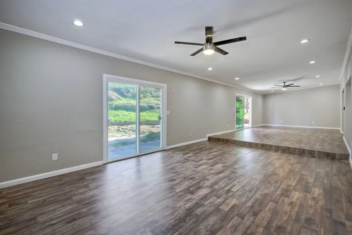 HUGE FAMILY ROOM!!!