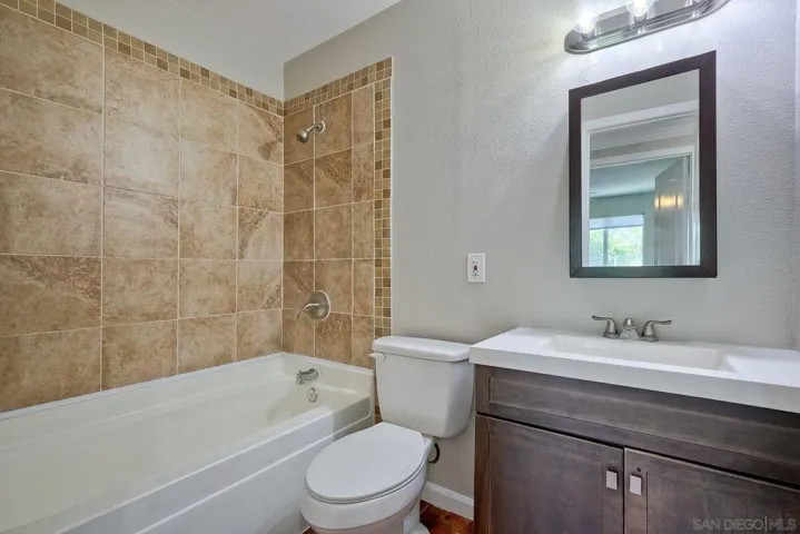 FULL HALL BATH