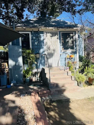 422 E Kingsley Ave, None, California 91767