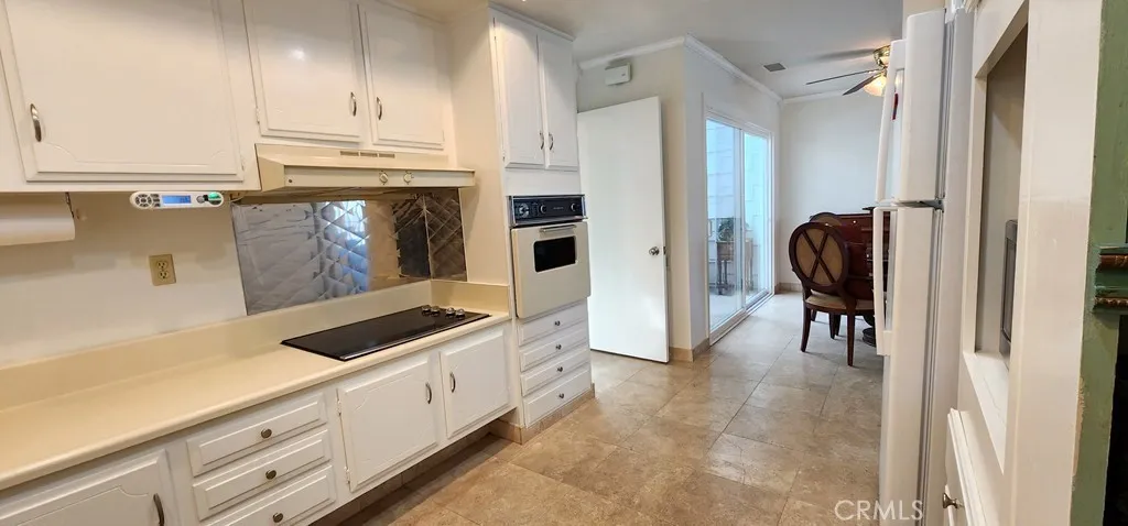 2209 Via Mariposa E. B, Laguna Woods, California 92637