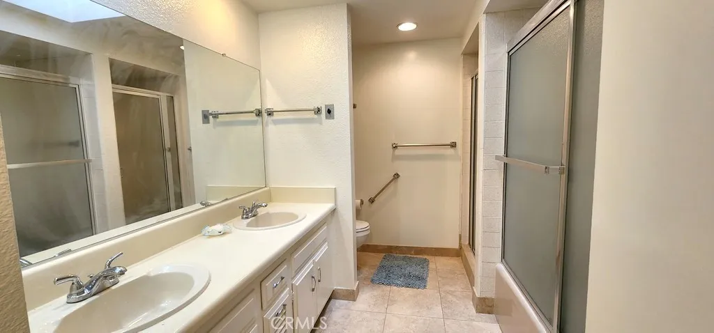 2209 Via Mariposa E. B, Laguna Woods, California 92637