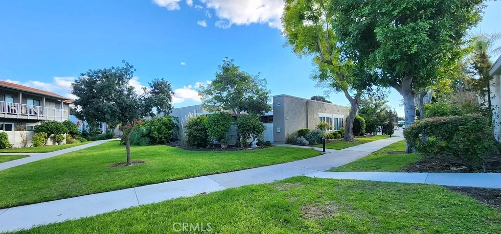2209 Via Mariposa E. B, Laguna Woods, California 92637