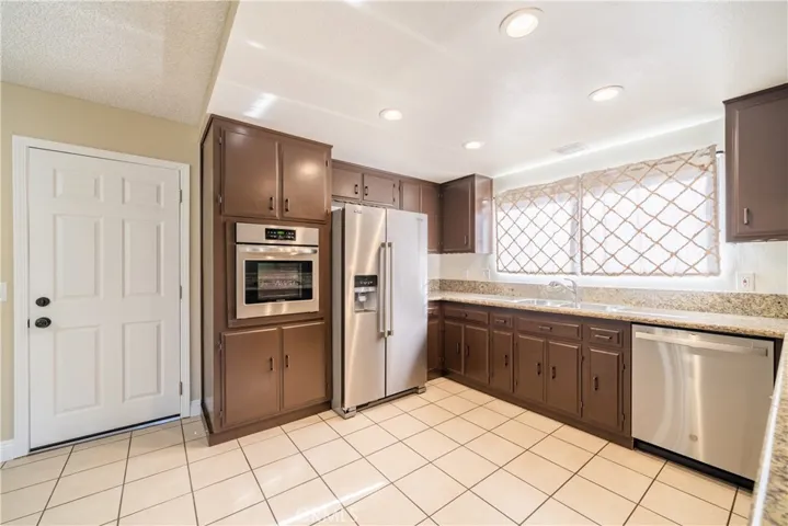 42843 Normandy Lane, Lancaster, California 93536