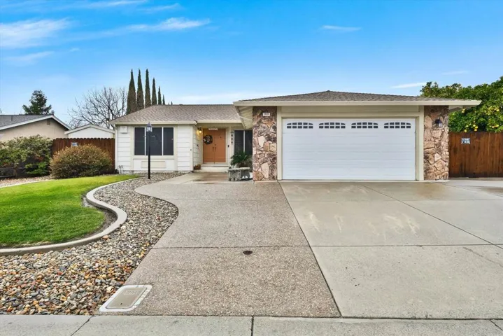 PERFECTLY MAINTAINED EXTERIOR