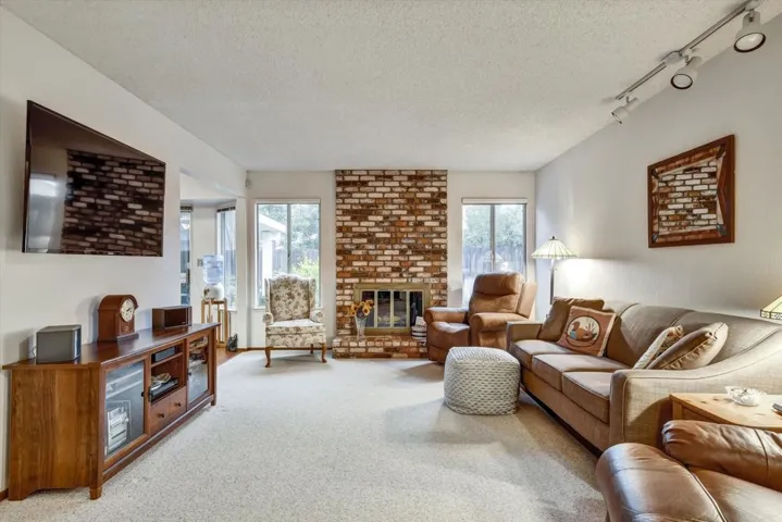 913 Burwood Way, Antioch, California 94509