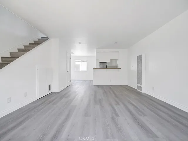 1100 Walnut Avenue 9, Long Beach, California 90813