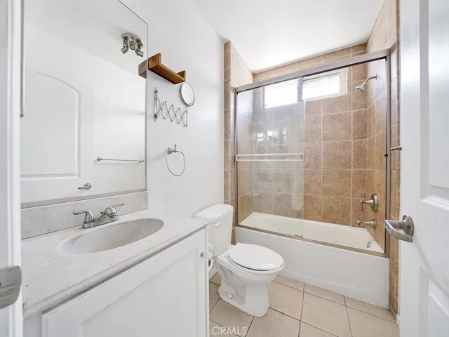 1100 Walnut Avenue 9, Long Beach, California 90813