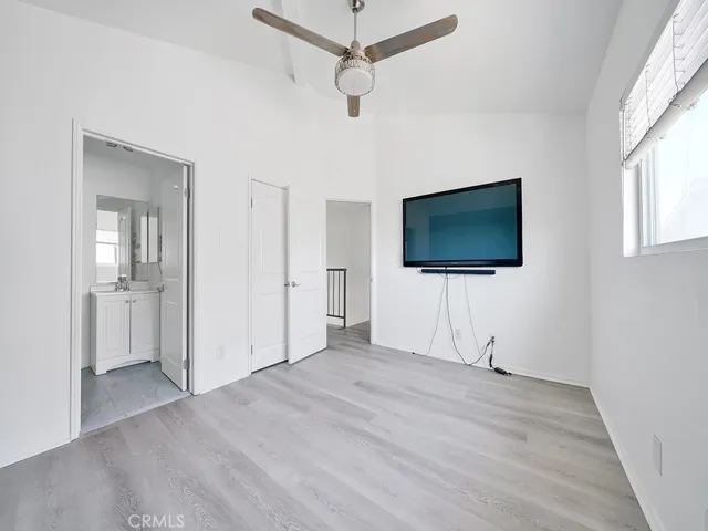 1100 Walnut Avenue 9, Long Beach, California 90813