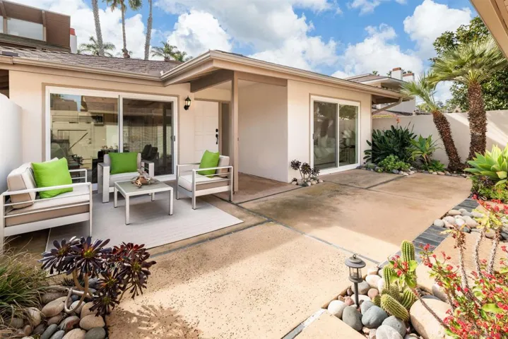 208 Via Osuna, Rancho Santa Fe, California 92091