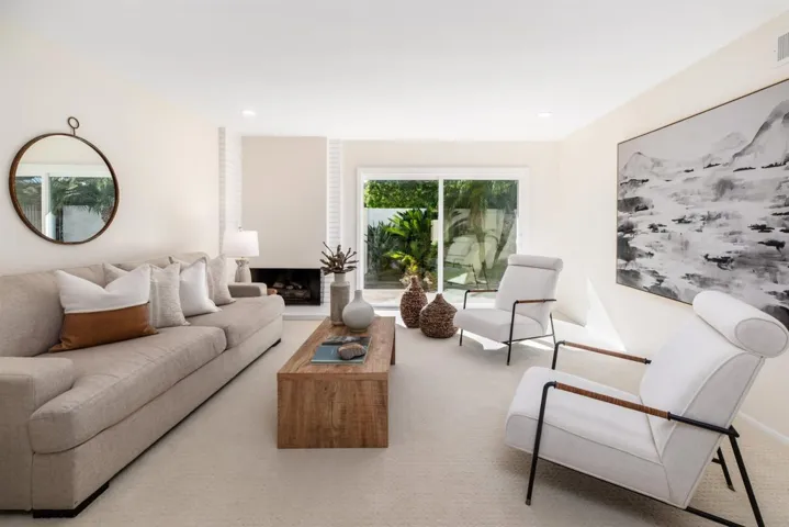 208 Via Osuna, Rancho Santa Fe, California 92091