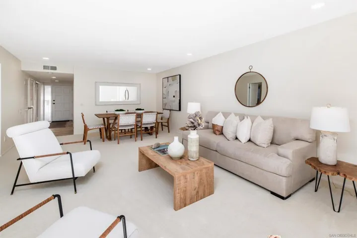 208 Via Osuna, Rancho Santa Fe, California 92091