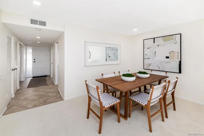 208 Via Osuna, Rancho Santa Fe, California 92091