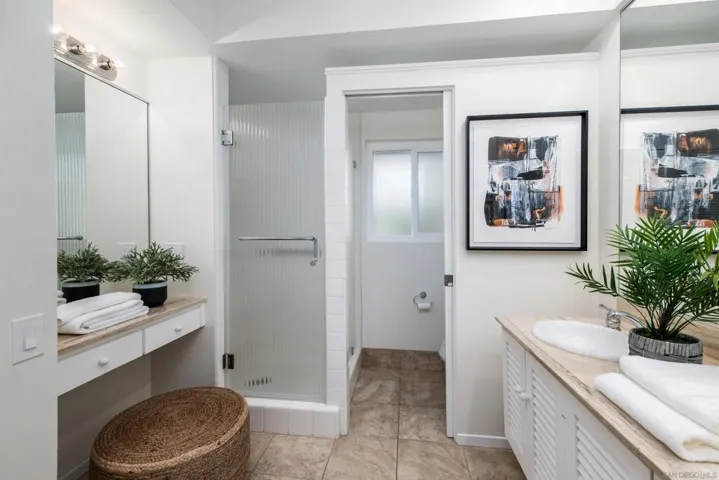 208 Via Osuna, Rancho Santa Fe, California 92091