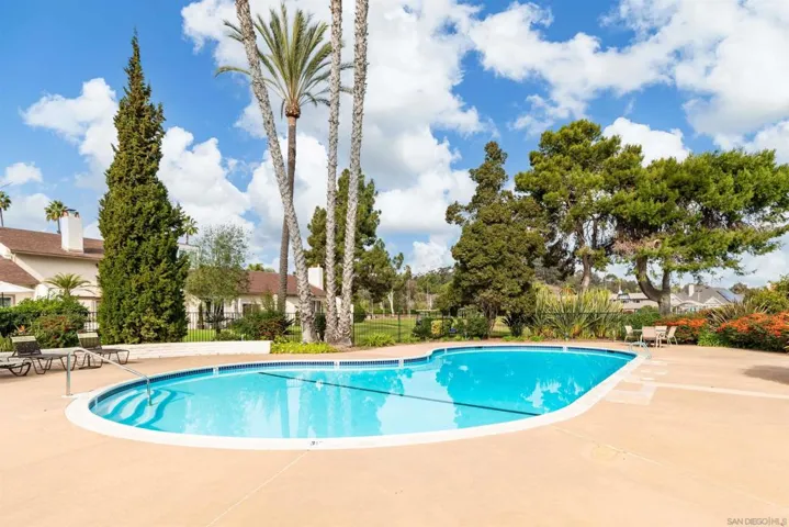 208 Via Osuna, Rancho Santa Fe, California 92091