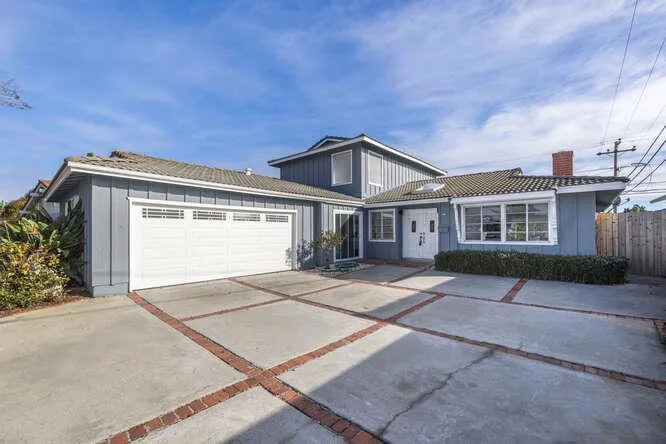 3253 Los Prados Street, San Mateo, California 94403