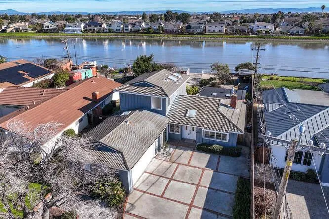 3253 Los Prados Street, San Mateo, California 94403