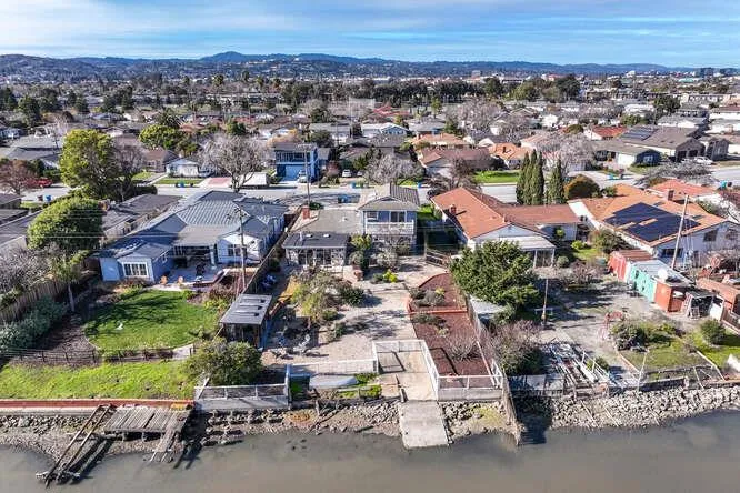 3253 Los Prados Street, San Mateo, California 94403