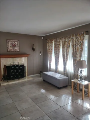 Frontroom