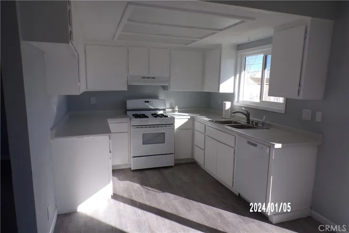 6449 Balboa Avenue, Yucca Valley, California 92284