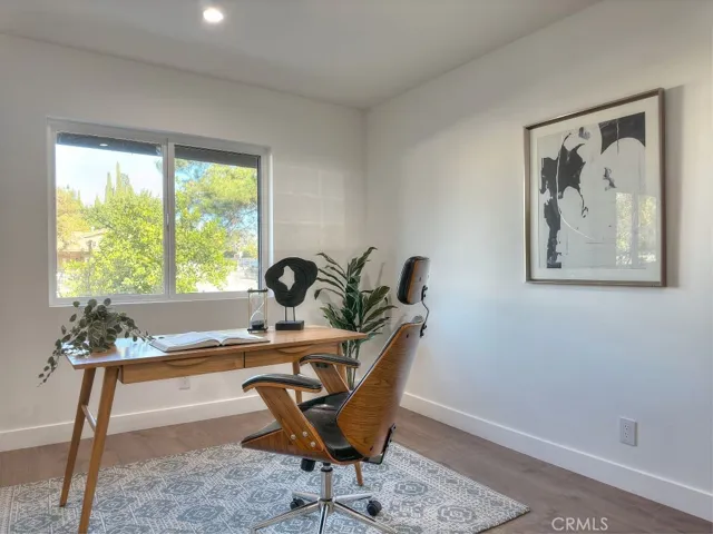 190 E Gainsborough Road, Thousand Oaks, California 91360