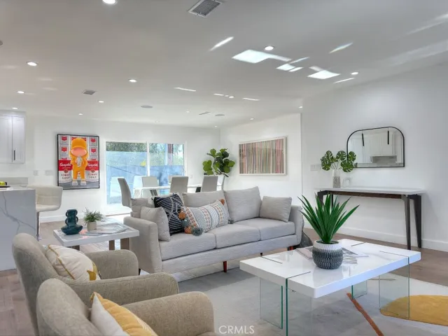 190 E Gainsborough Road, Thousand Oaks, California 91360