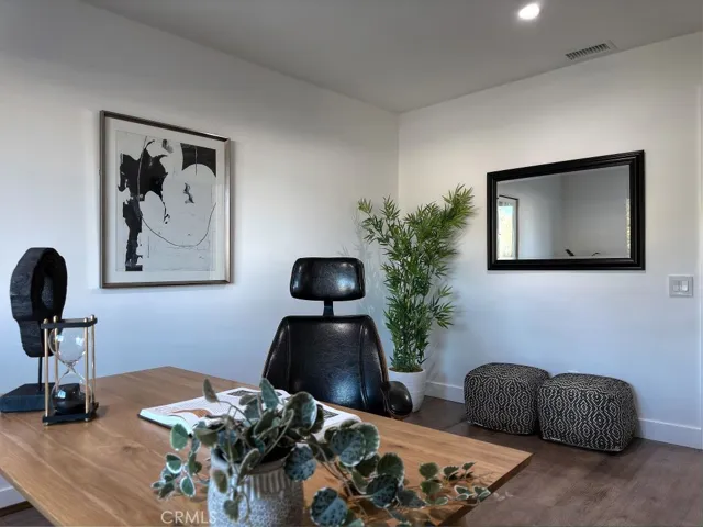 190 E Gainsborough Road, Thousand Oaks, California 91360