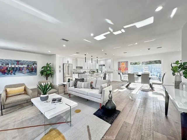 190 E Gainsborough Road, Thousand Oaks, California 91360