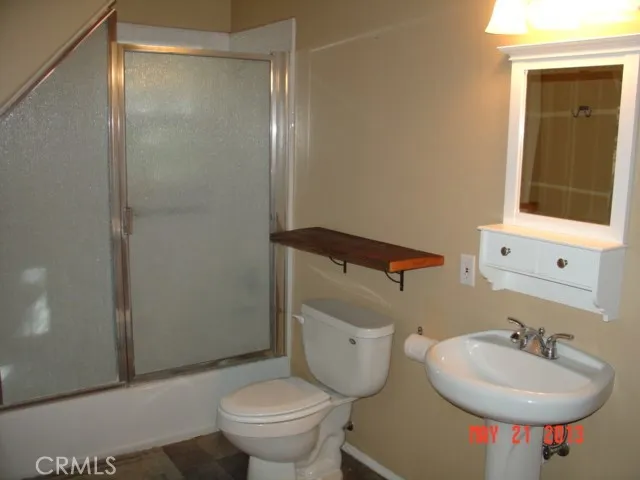 Master bedroom bathroom