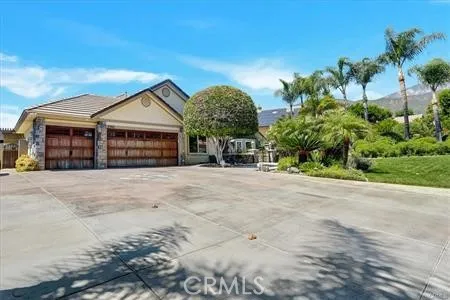 2367 Fox Ridge Way, Upland, California 91784