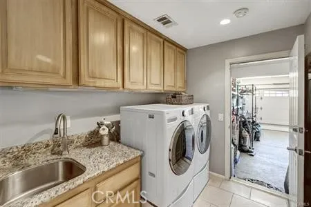 2367 Fox Ridge Way, Upland, California 91784