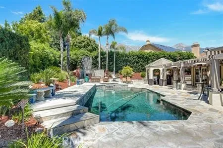 2367 Fox Ridge Way, Upland, California 91784