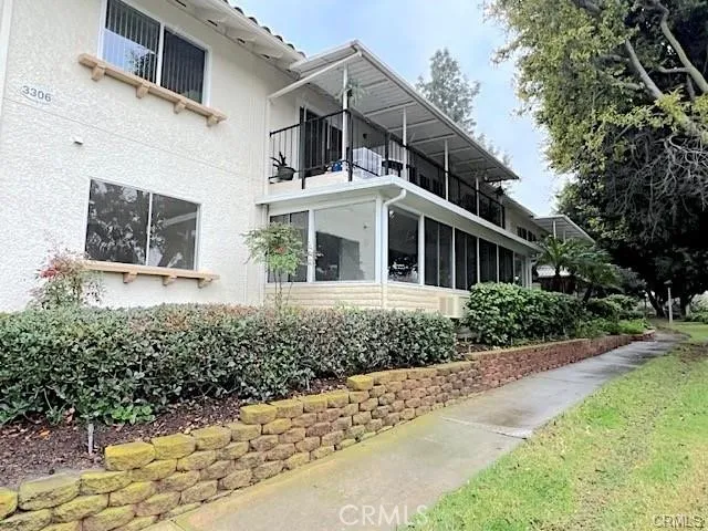Path to Condo, No Stairs