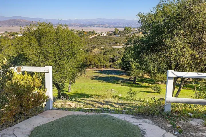 17053 Quail Crossing, Ramona, California 92065